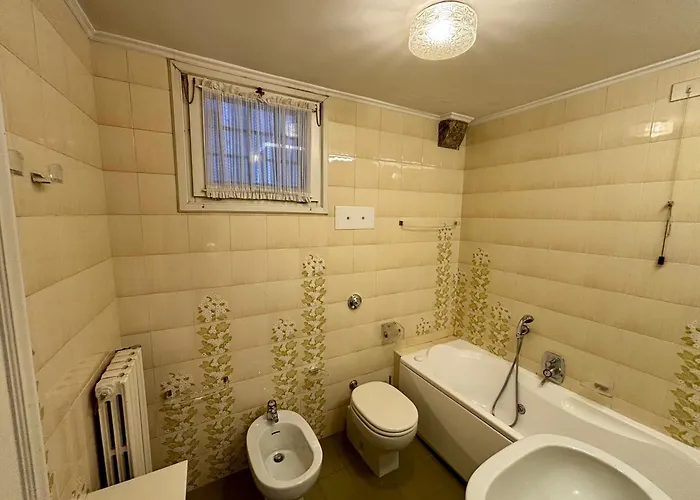 Daire Il Giardino Segreto Di Monty Don Sul Canal Grande Venedik