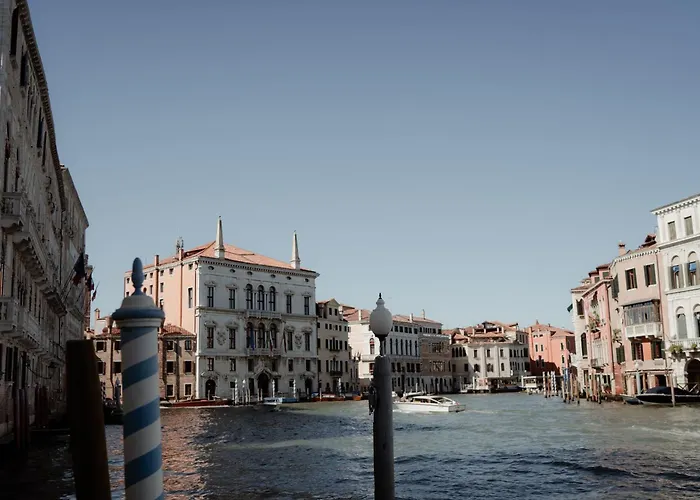 Il Giardino Segreto Di Monty Don Sul Canal Grande Daire *